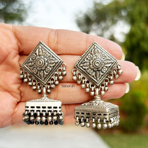 Chokor Silver Jhumka